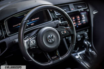 Volkswagen Golf R – dashboard, leather steering wheel and infotainment screen