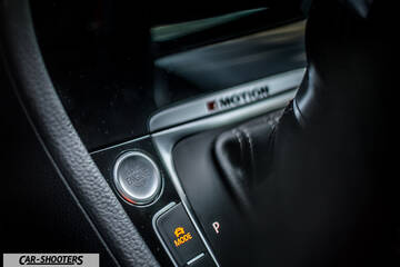 Volkswagen Golf R – detail, start button and shifter close-up