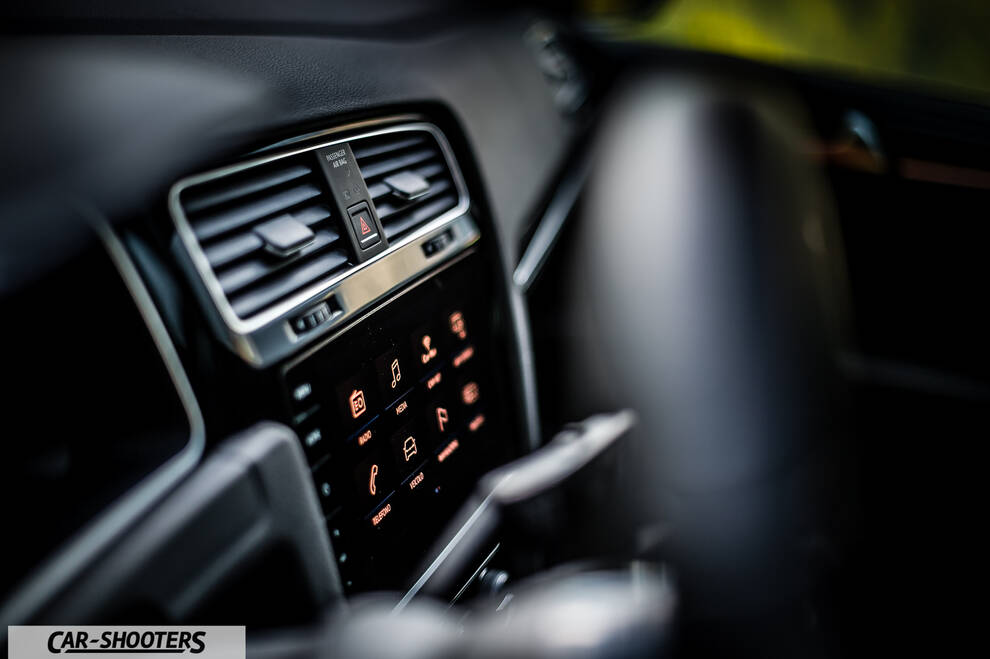 Volkswagen Golf R – dashboard, center console and touchscreen infotainment