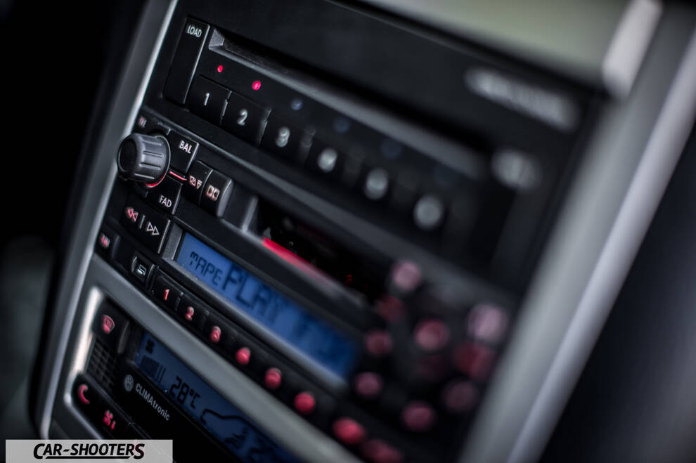 Volkswagen Golf R – dashboard, center console audio and climate controls