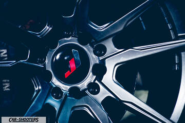 detail, alloy wheel close-up