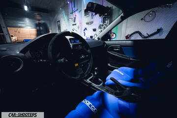 interior, blue sparco front seats