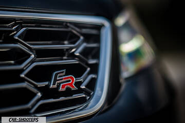 Seat Ateca – detail, grille badge close-up