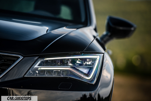 Seat Ateca – detail, headlight close-up with LED daytime running lights