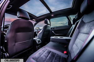 Seat Ateca – interior, panoramic sunroof and rear seats