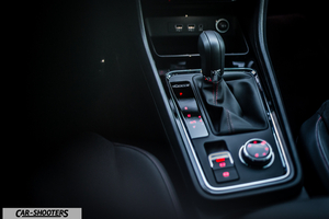 Seat Ateca – interior, center console and gear shifter