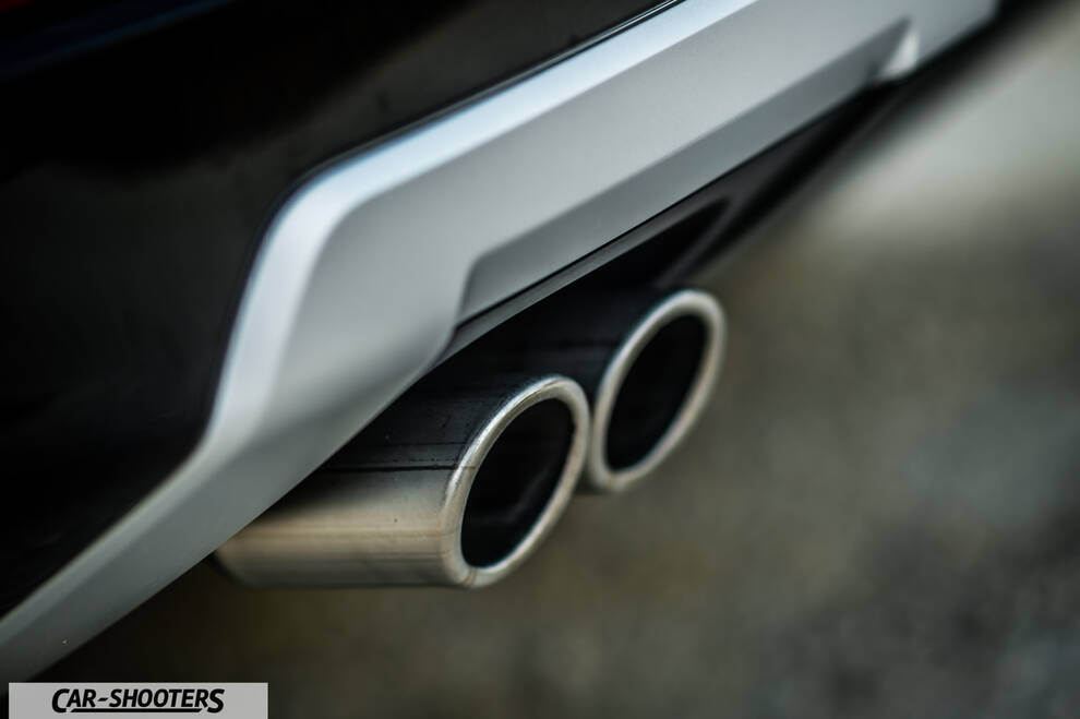 Seat Ateca – detail, dual exhaust tips close-up