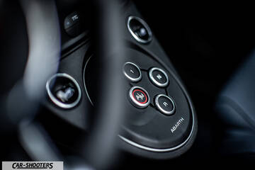 Abarth 695 Rivale – detail, transmission control buttons