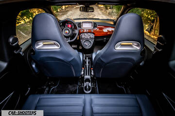 Abarth 695 Rivale – interior, leather front seats