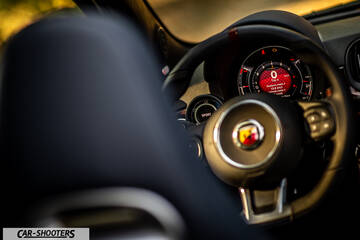 Abarth 695 Rivale – dashboard, digital instrument cluster