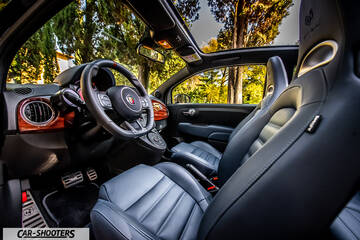 Abarth 695 Rivale – interior, leather front seats
