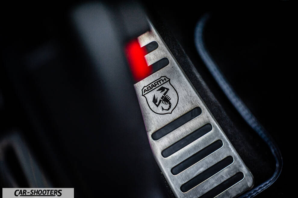 Abarth 695 Rivale – detail, metal pedal close-up