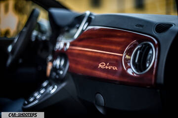 Abarth 695 Rivale – dashboard, wood dash panel with script badge