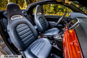 Abarth 695 Rivale – interior, leather front seats