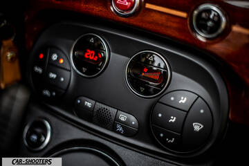 Abarth 695 Rivale – dashboard, climate control panel