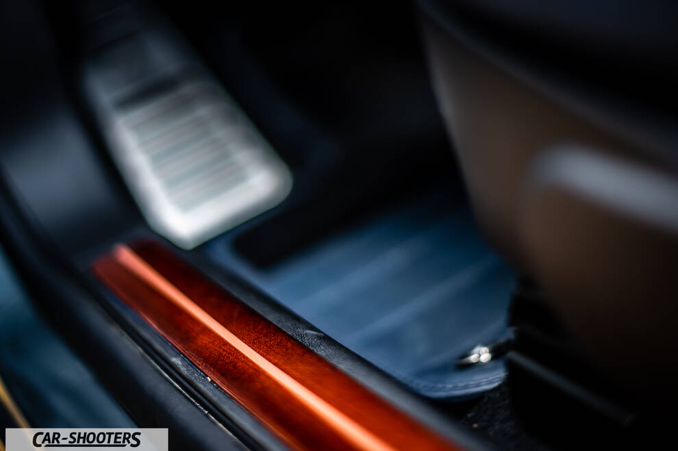 Abarth 695 Rivale – detail, door sill and pedal close-up