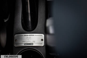 Abarth 695 Rivale – detail, special edition badge close-up