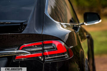 Tesla Model X – detail, taillight close-up