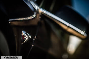 Tesla Model X – detail, side marker emblem close-up