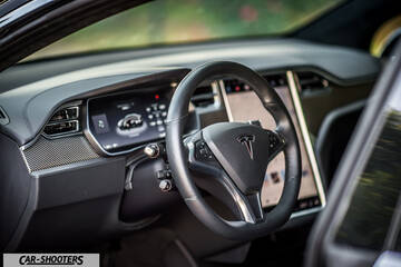 Tesla Model X – dashboard, digital instrument cluster