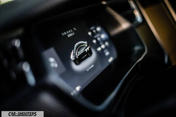 Tesla Model X – dashboard, digital instrument cluster