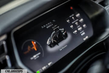 Tesla Model X – dashboard, digital instrument cluster