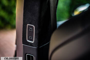 Tesla Model X – detail, interior pillar with buttons