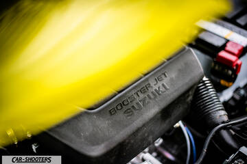 Suzuki Swift Sport – engine bay, booster jet engine cover