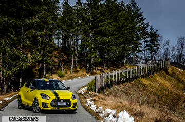 Suzuki Swift Sport – front three-quarter, yellow on a country road