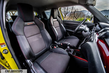 Suzuki Swift Sport – interior, leather front seats