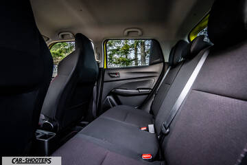 Suzuki Swift Sport – interior, fabric rear seats