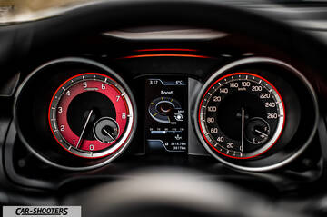 Suzuki Swift Sport – dashboard, digital instrument cluster