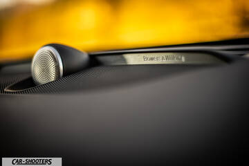 Volvo V60 – detail, audio speaker close-up
