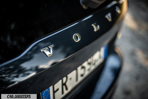 Volvo V60 – detail, badge close-up