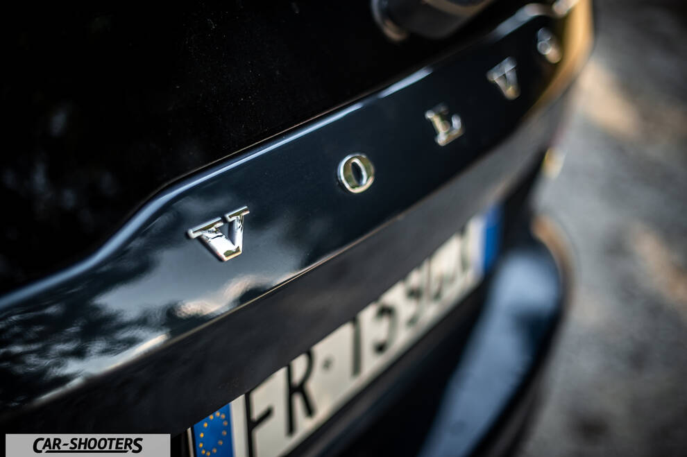 Volvo V60 – detail, badge close-up