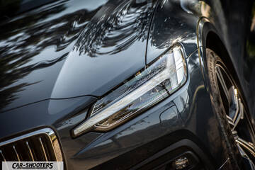 Volvo V60 – detail, headlight close-up