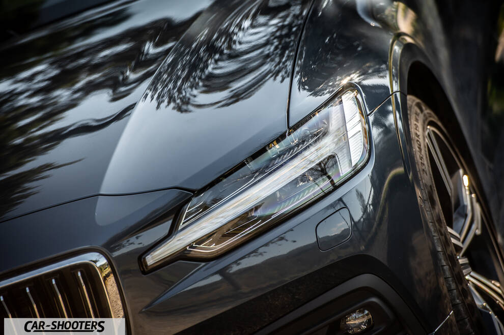 Volvo V60 – detail, headlight close-up