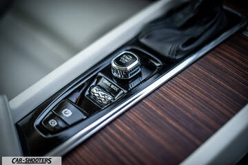 Volvo V60 – detail, center console start button