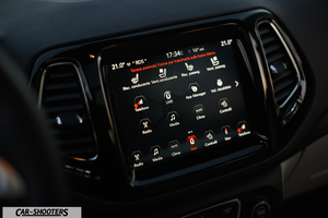 Jeep Compass – dashboard, touchscreen infotainment system