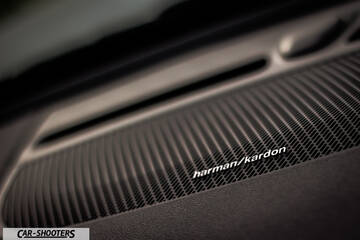 Volvo XC 40 – detail, harman kardon audio speaker grille