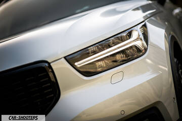 Volvo XC 40 – detail, headlight close-up
