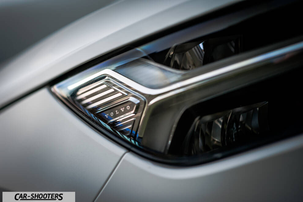 Volvo XC 40 – detail, headlight close-up