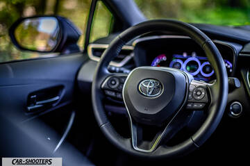 Toyota Corolla Hybrid – dashboard, digital instrument cluster