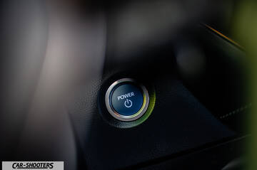 Toyota Corolla Hybrid – detail, power start button close-up
