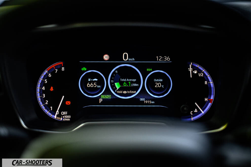 Toyota Corolla Hybrid – dashboard, digital instrument cluster