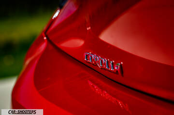 Toyota Corolla Hybrid – detail, rear badge close-up
