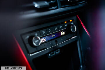 Volkswagen Polo GTI – dashboard, climate control panel