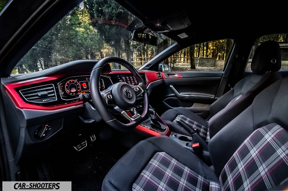 Volkswagen Polo GTI – interior, plaid cloth front seats