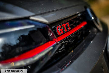 Volkswagen Polo GTI – detail, grille badge close-up