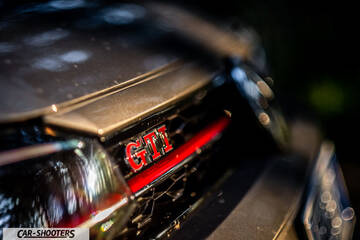 Volkswagen Polo GTI – detail, grille badge close-up